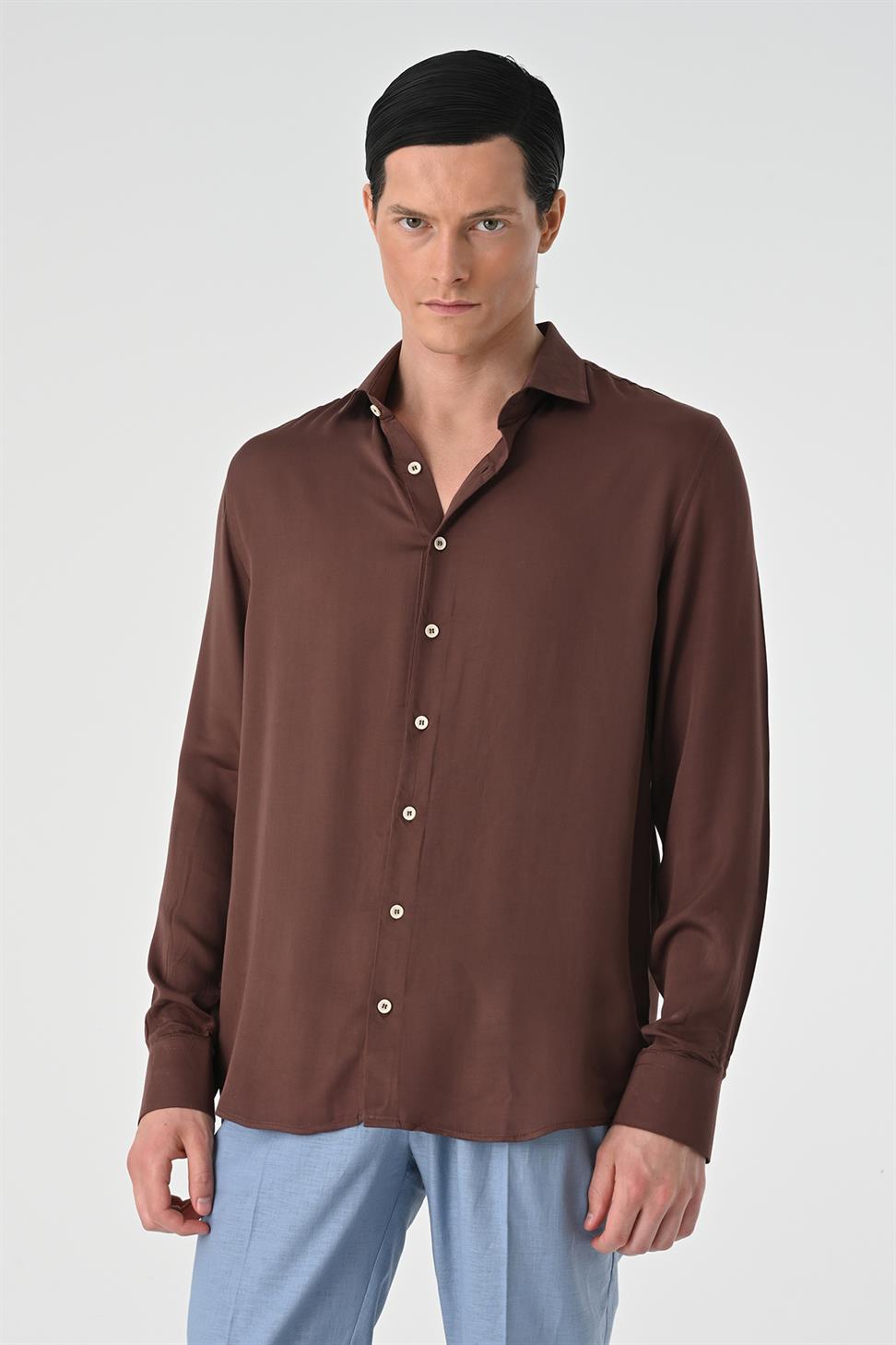 قميص رجالي بقصة عادية