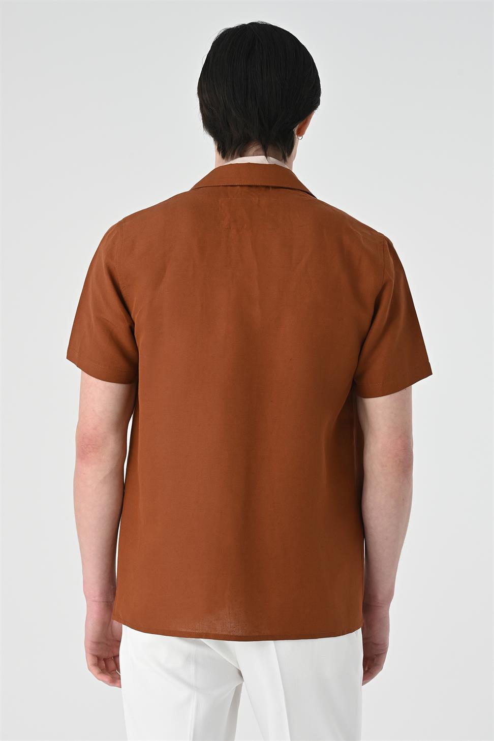 قميص سفاري للرجال بقصة عادية