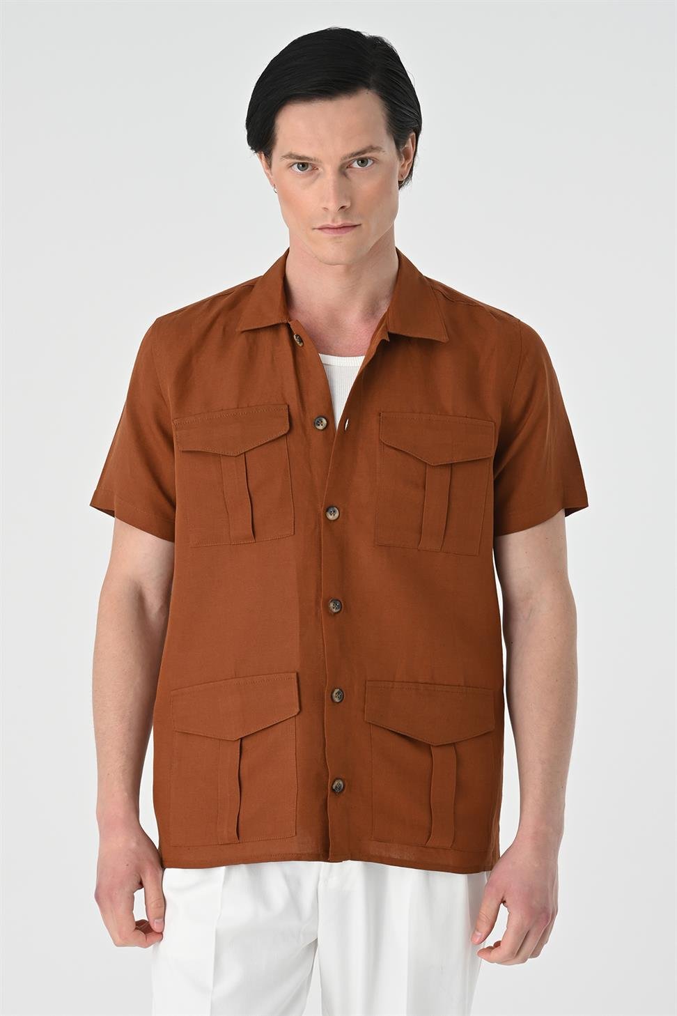 قميص سفاري للرجال بقصة عادية