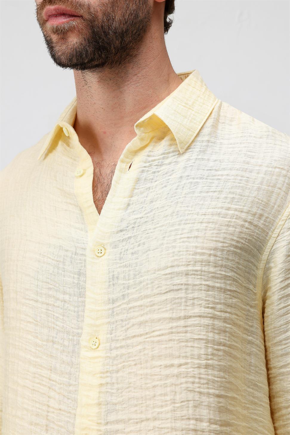 قميص رجالي مريح ومجعد