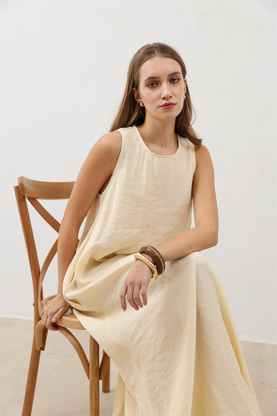 فستان ميدي برقبة حبال ملفوفة