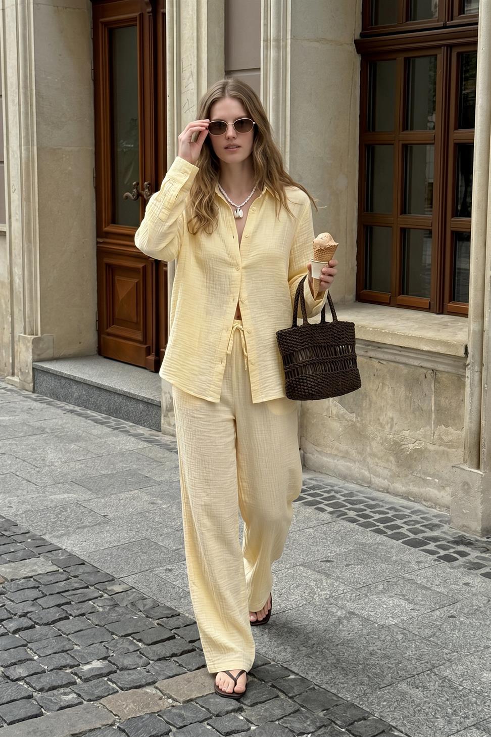 قميص نسائي من الشاش المطرز