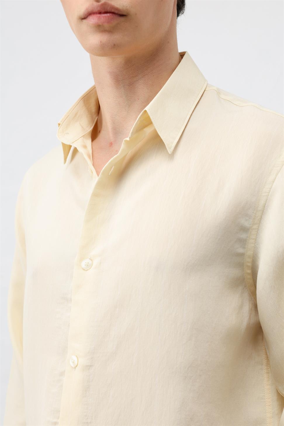 قميص رجالي مخطط من مزيج من الأقمشة