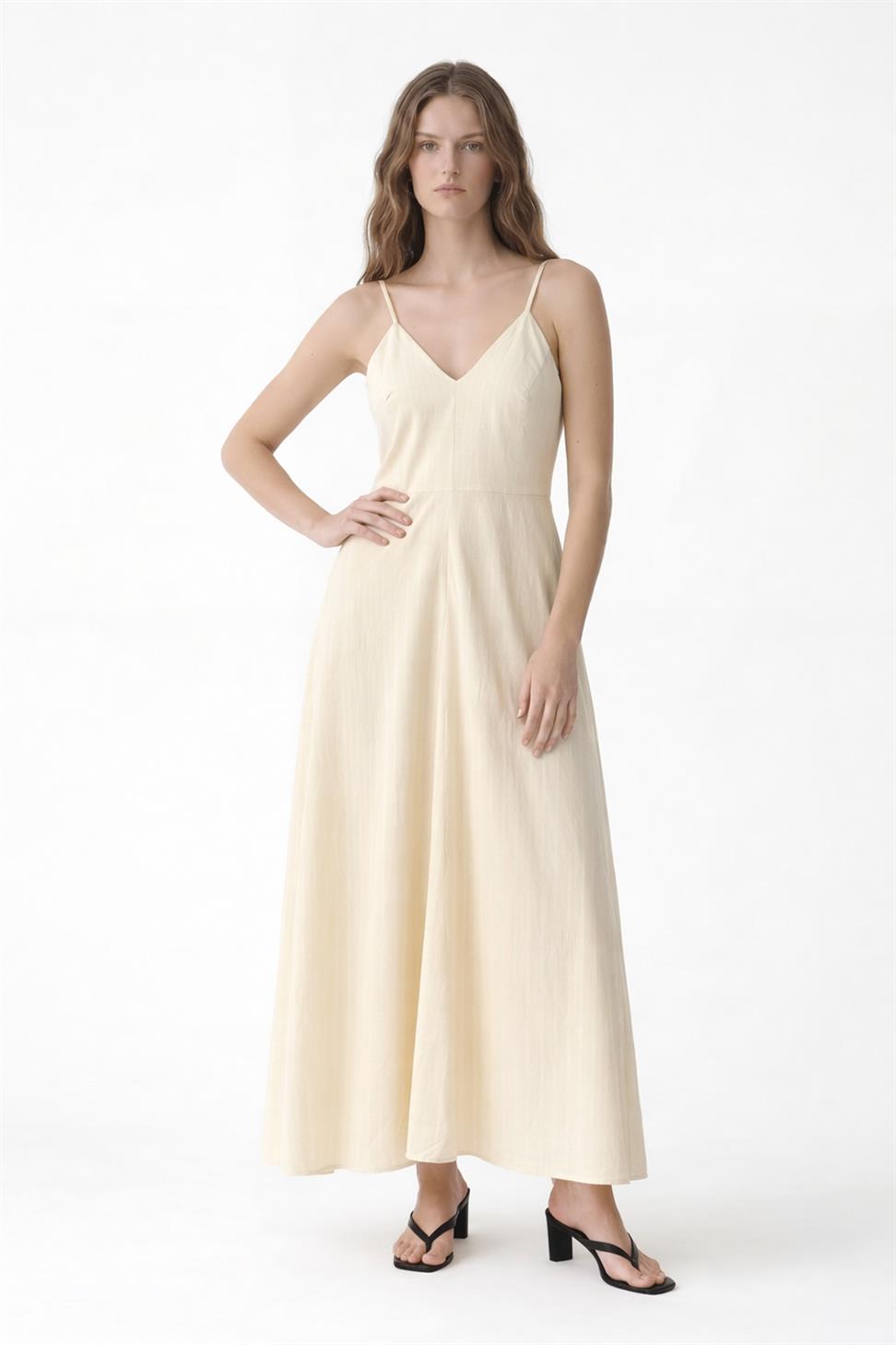 فستان نسائي مخطط من مزيج من الأقمشة