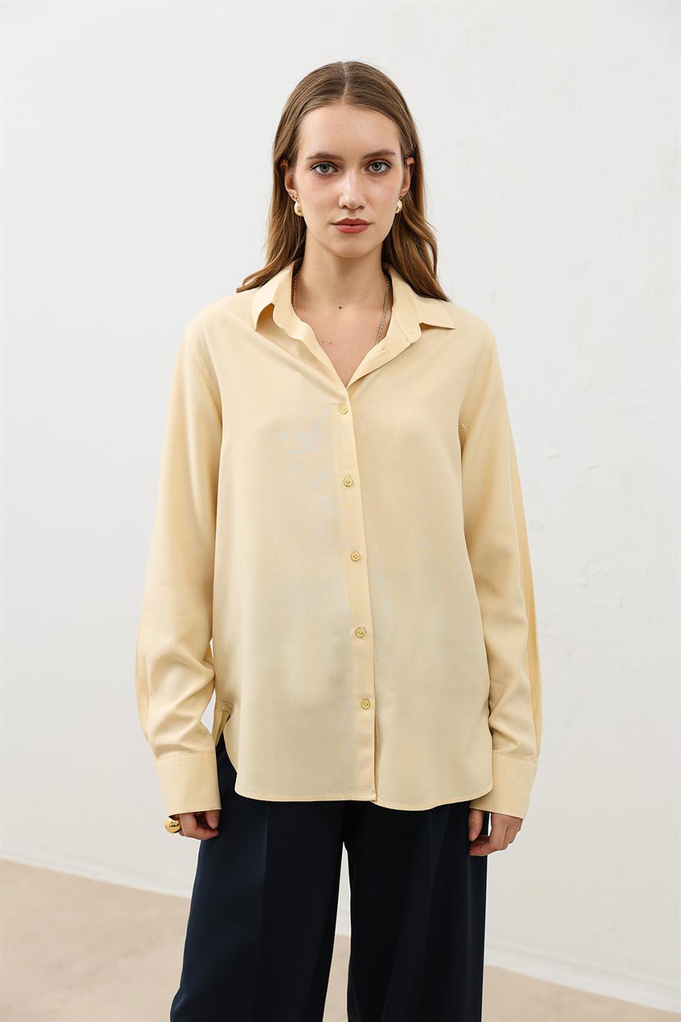 قميص نسائي فاخر