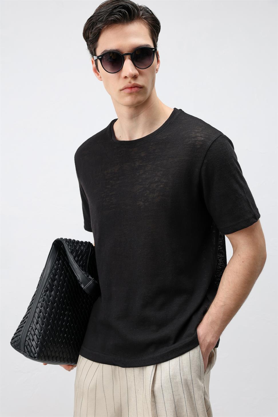 تي شيرت رجالي بسيط