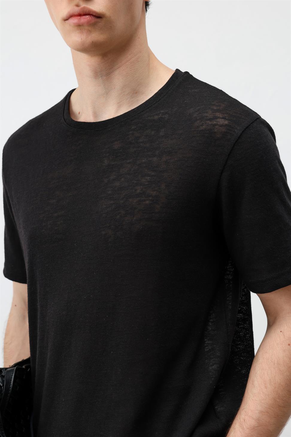 تي شيرت رجالي بسيط