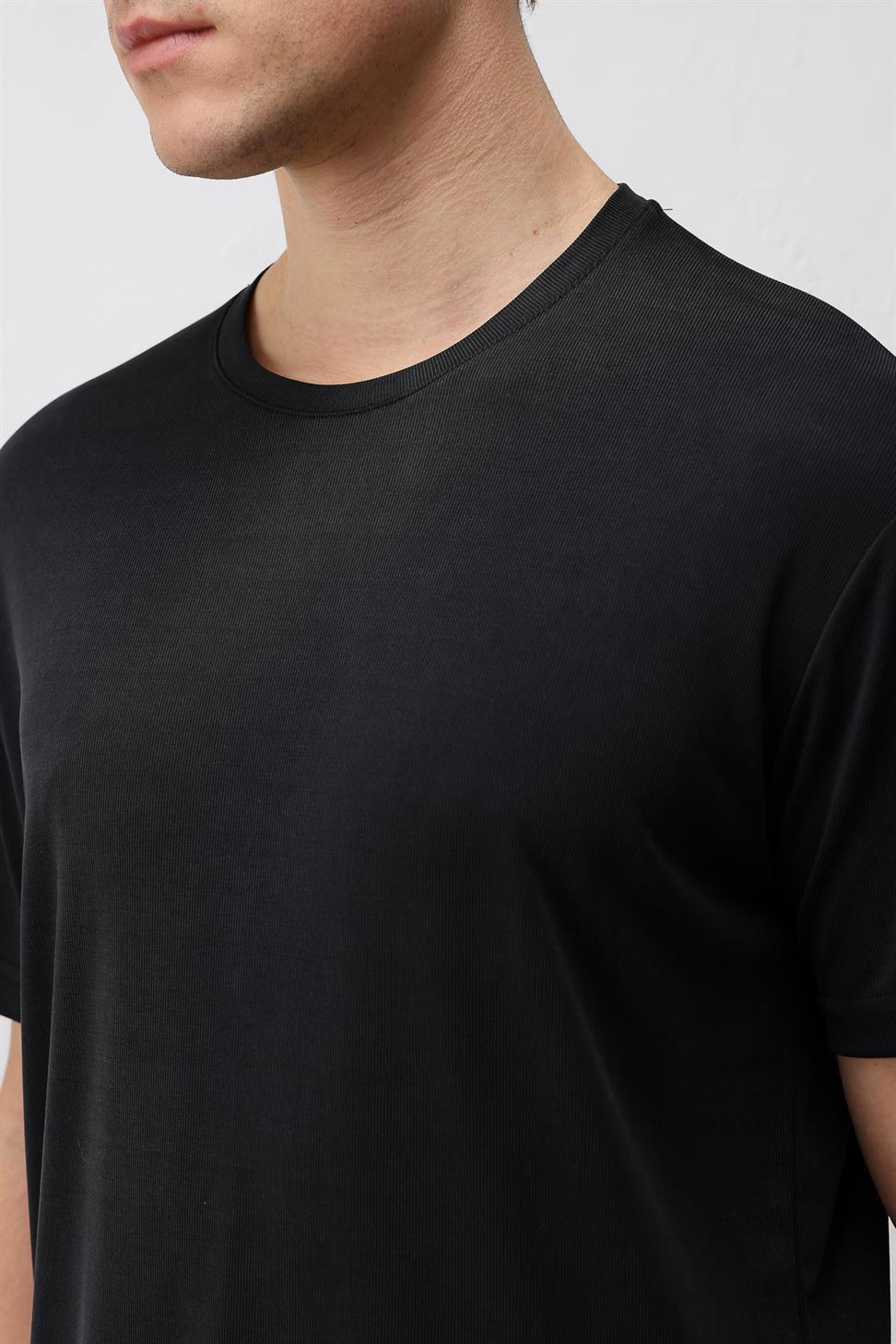 تي شيرت رجالي فاخر ذو نسيج مميز