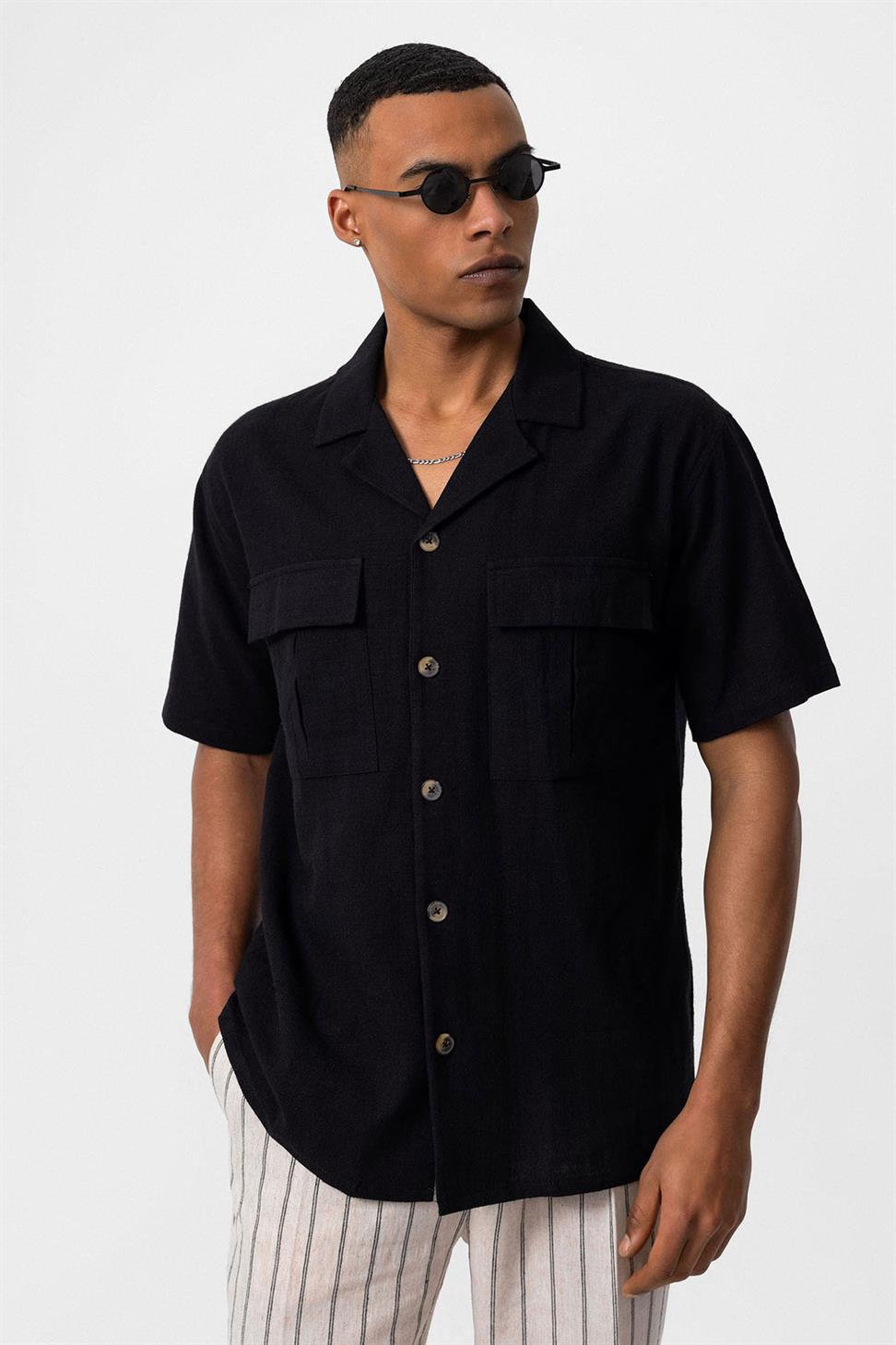 قميص رجالي من مزيج الكتان مع جيب على الصدر بياقة أباتشي