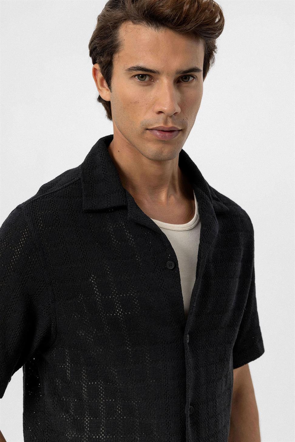 قميص رجالي بياقة أباتشي محبوك مربع الشكل