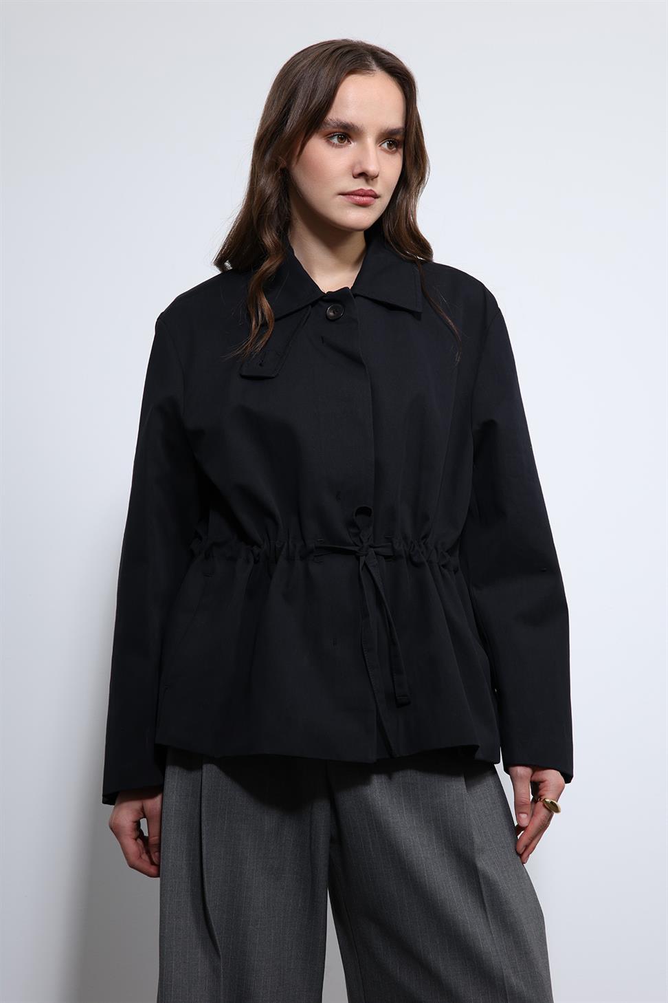 Antioch Siyah Ayarlanabilir Bele Sahip Kısa Trençkot