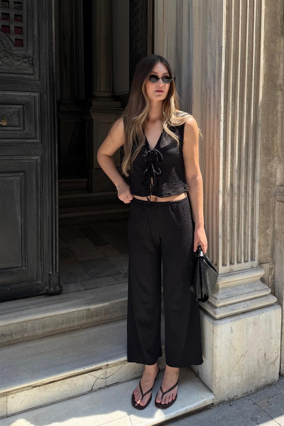 Antioch Siyah Bağ Detaylı Dokulu Kadın Takım