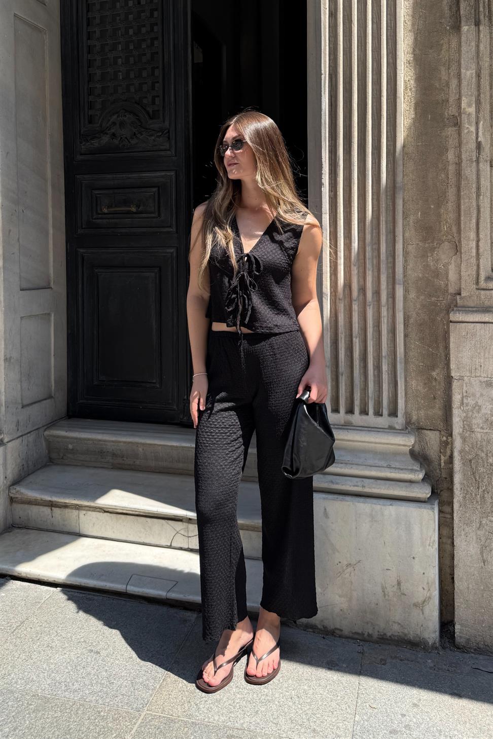 Antioch Siyah Bağ Detaylı Dokulu Kadın Takım