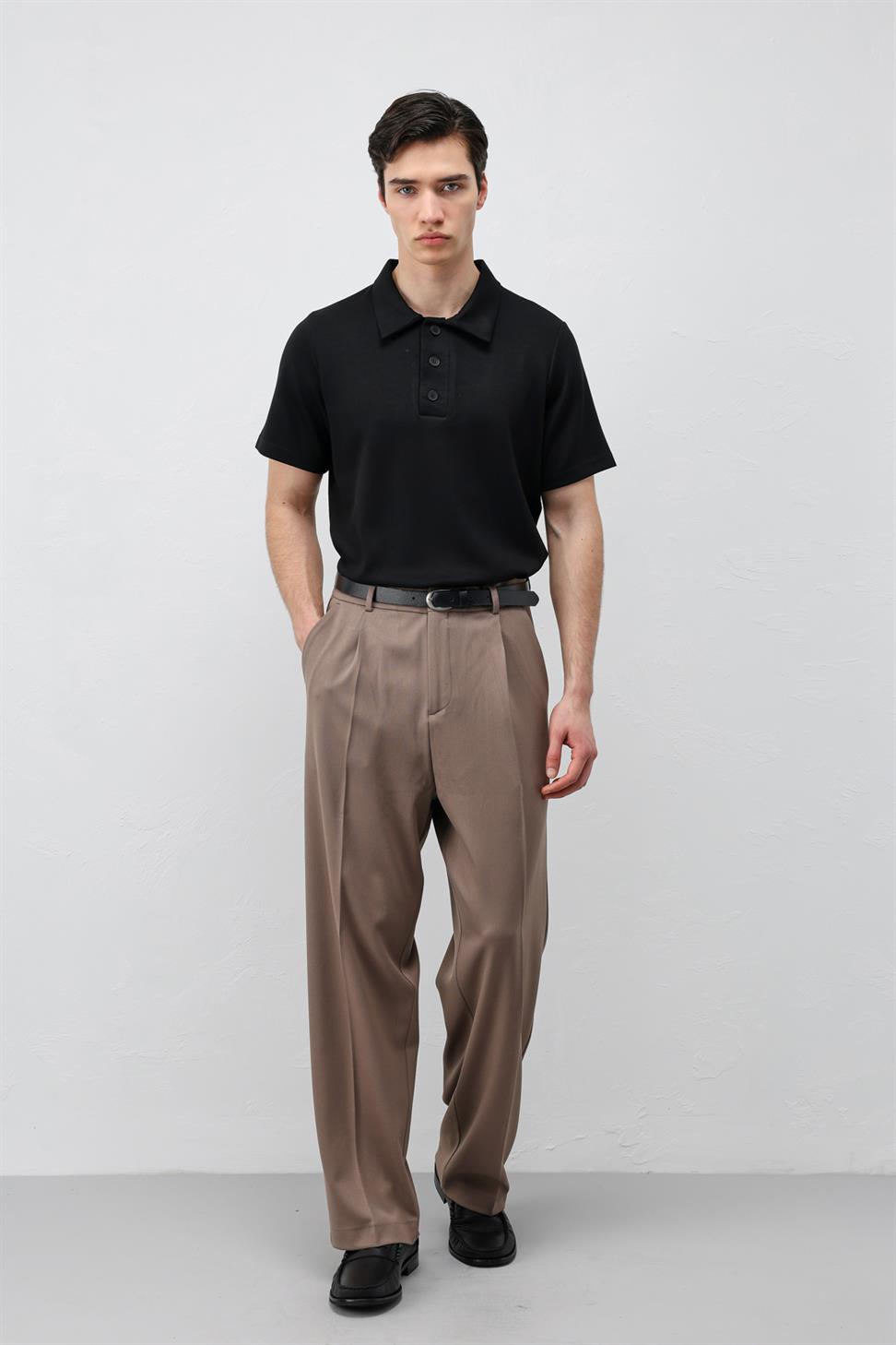 تي شيرت رجالي بياقة بولو بسيطة