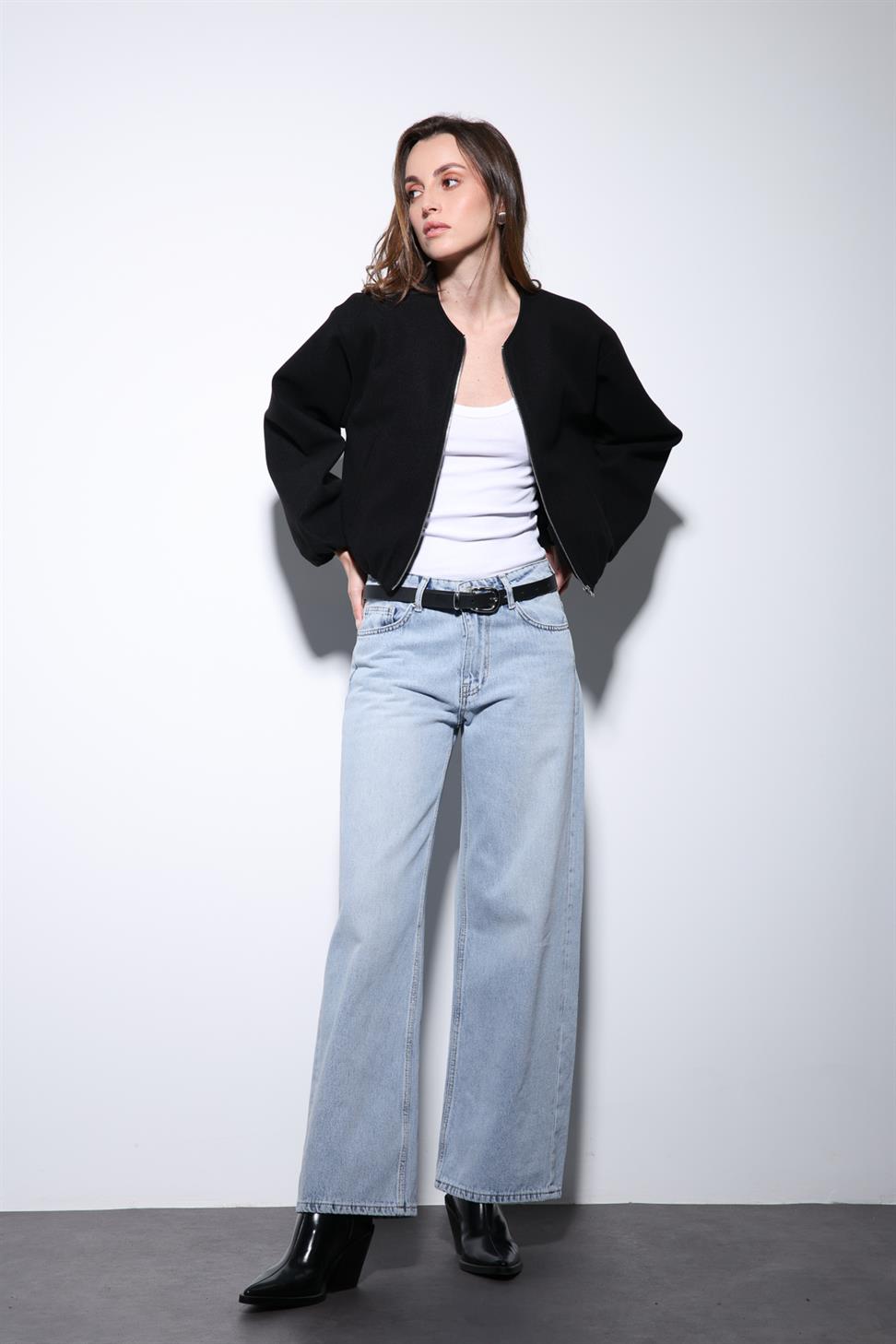 Antioch Siyah Bel Lastikli Crop Kadın Mont