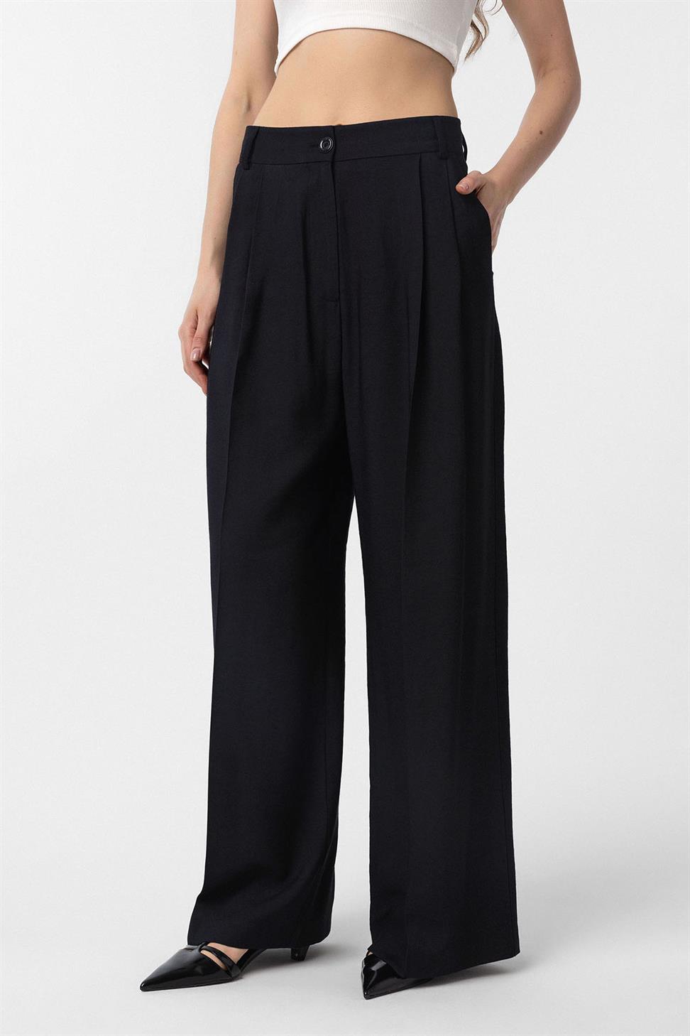 بنطلون نسائي بثنيتين