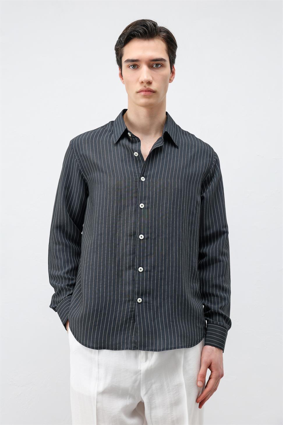 قميص رجالي مخطط