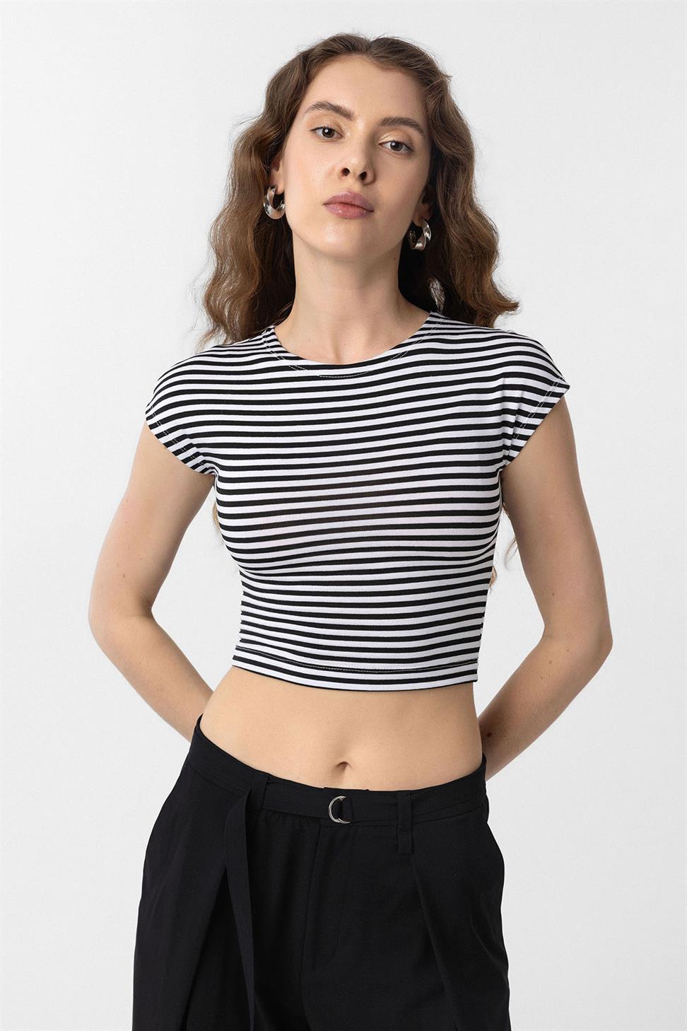 Antioch Siyah Crop Fit Çizgili Kadın T-Shirt