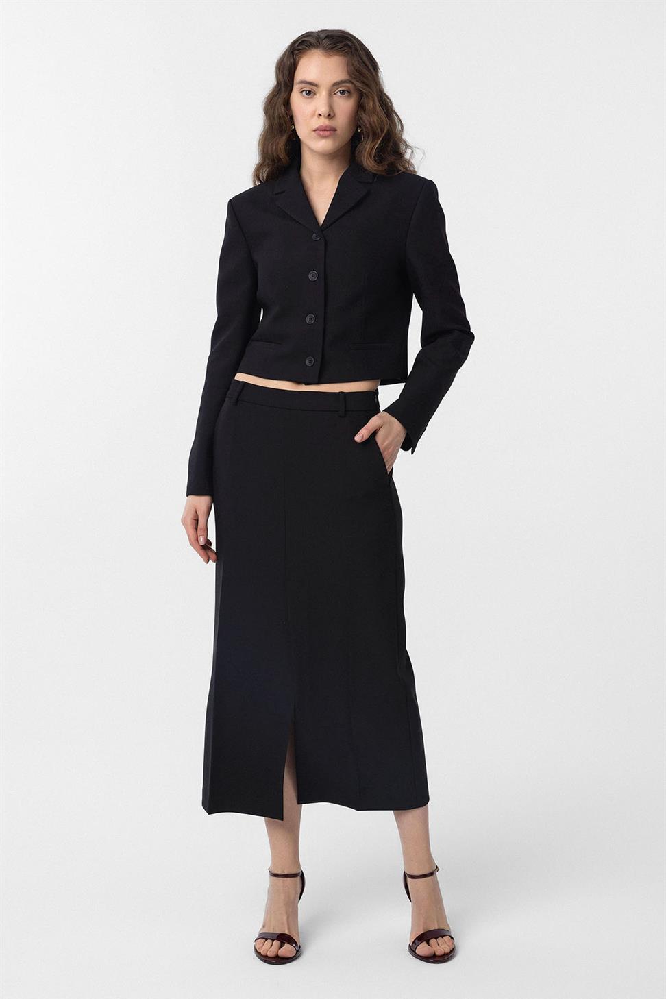 Antioch Siyah Crop Kadın Blazer Ceket