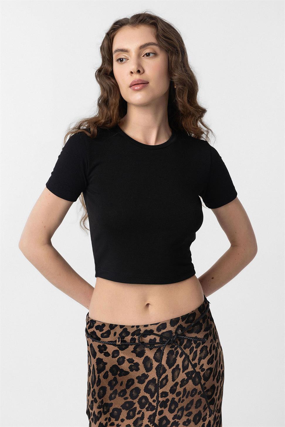 Antioch Siyah Crop Kadın T-Shirt