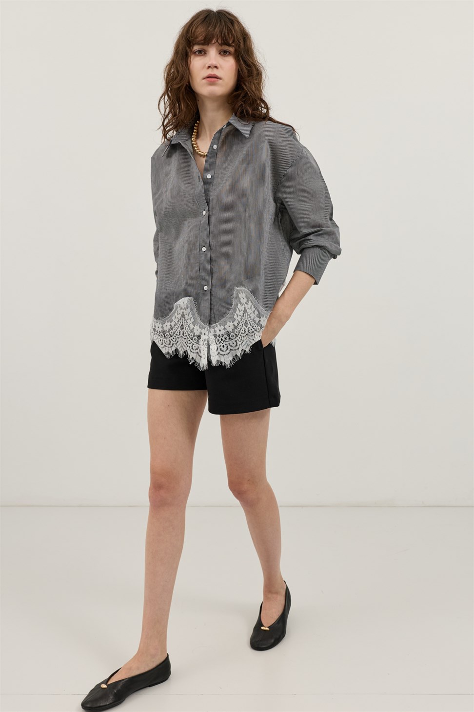 Antioch Siyah Dantel Detaylı Gömlek