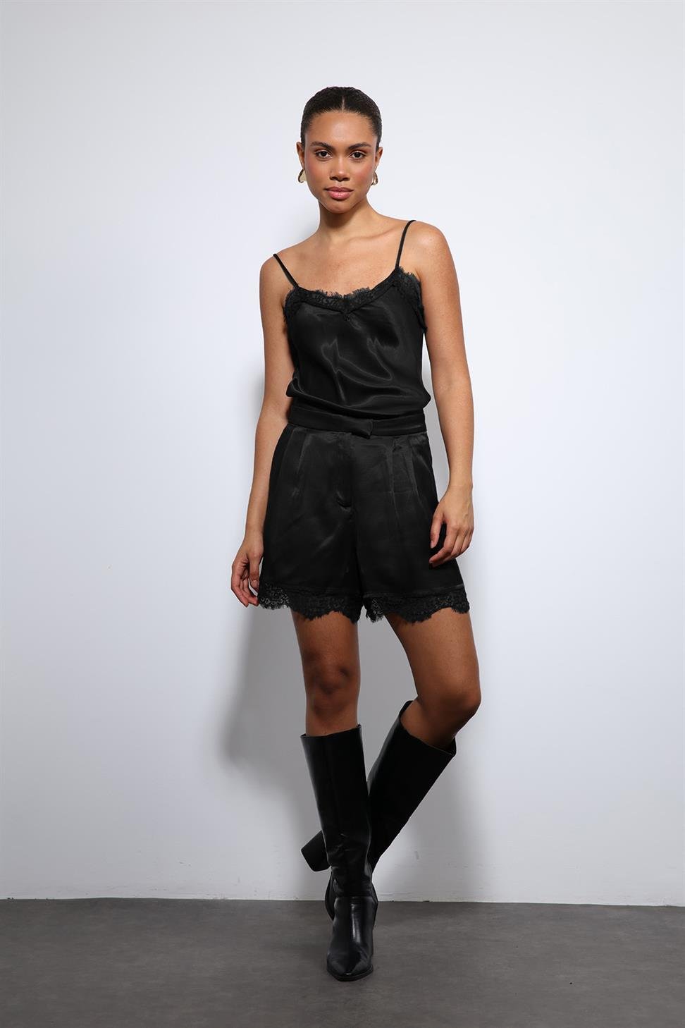 Antioch Siyah Dantel Detaylı Saten Şort
