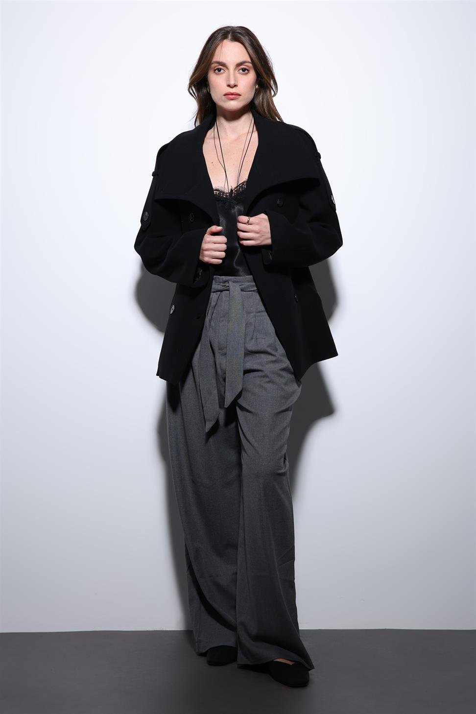 Antioch Siyah Dik Yaka Kruvaze Kadın Kaban