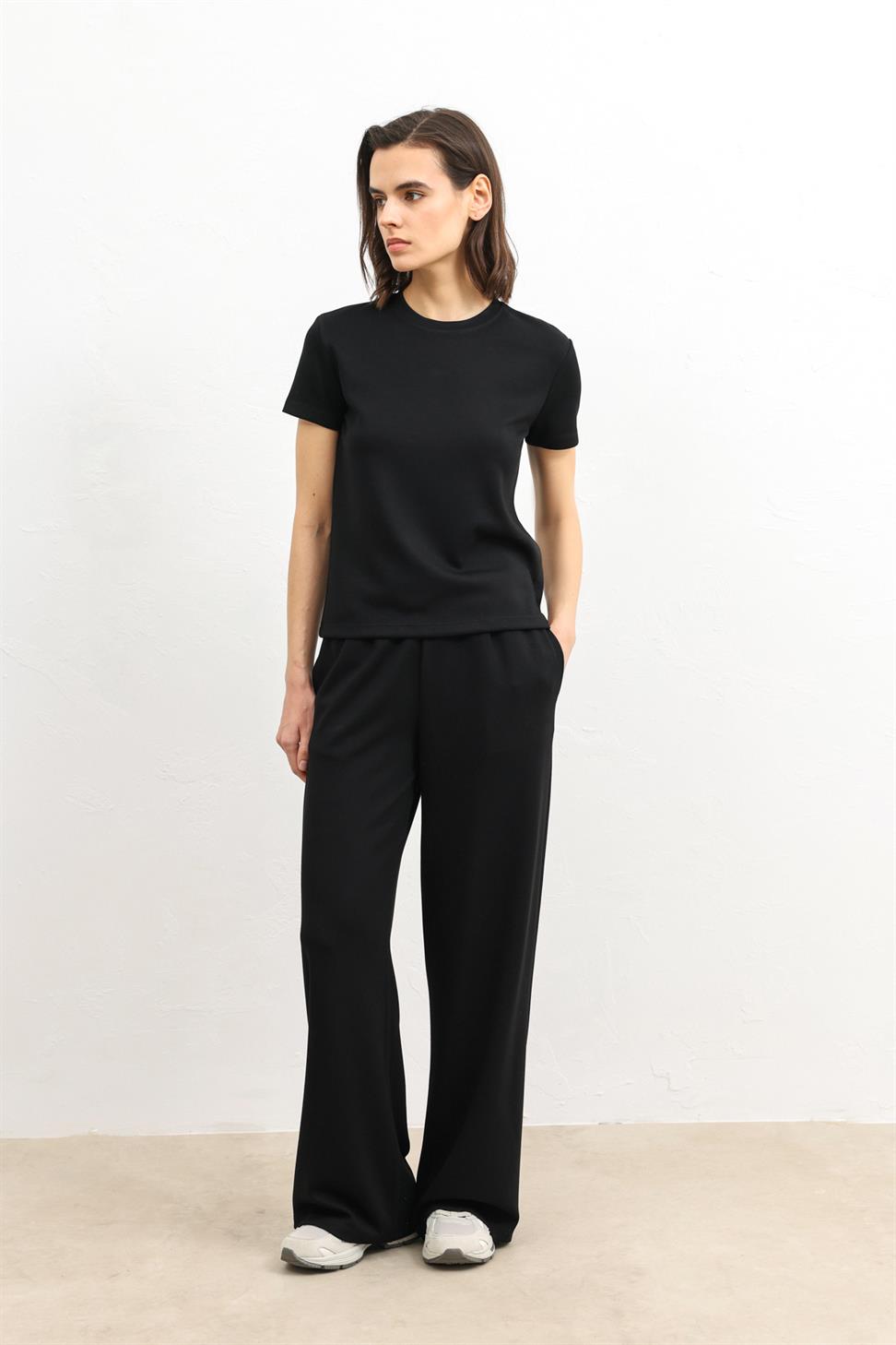Womens Relaxed-Fit Sweatsuit
