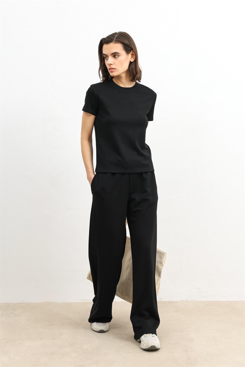 Womens Relaxed-Fit Sweatsuit