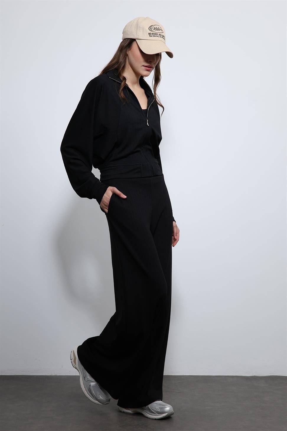 Antioch Siyah Geniş Paça Çizgili Eşofman Takım