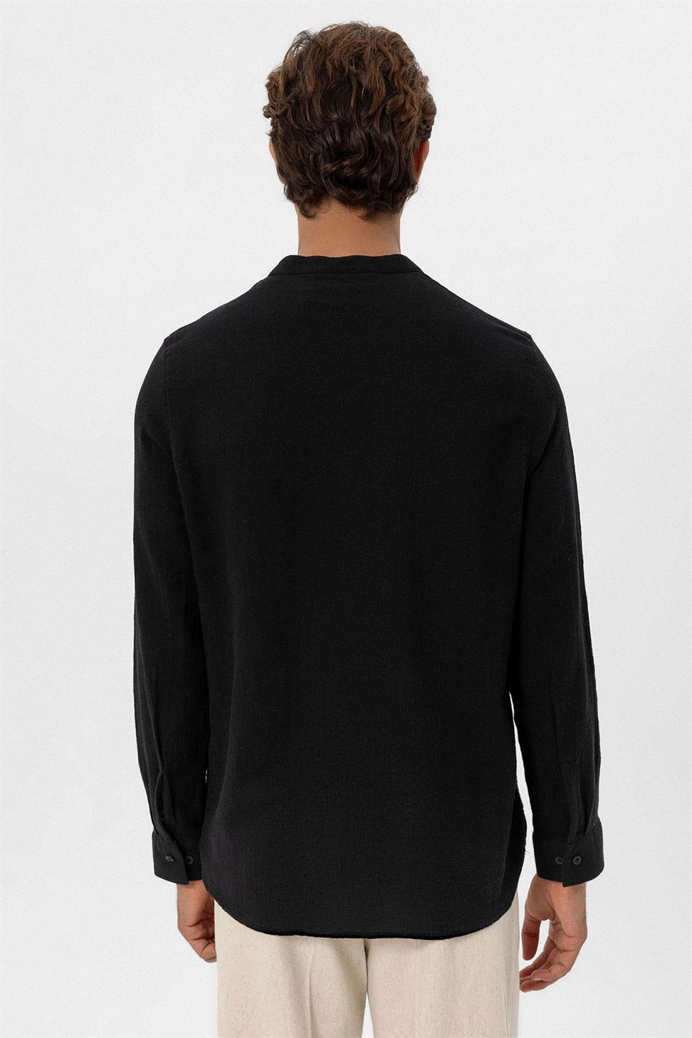 قميص رجالي منسوج بياقة القاضي