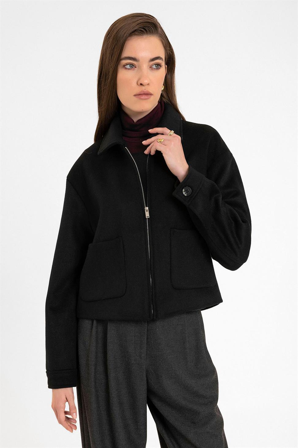 Antioch Siyah Kadın Yün Karışımlı Kısa Ceket
