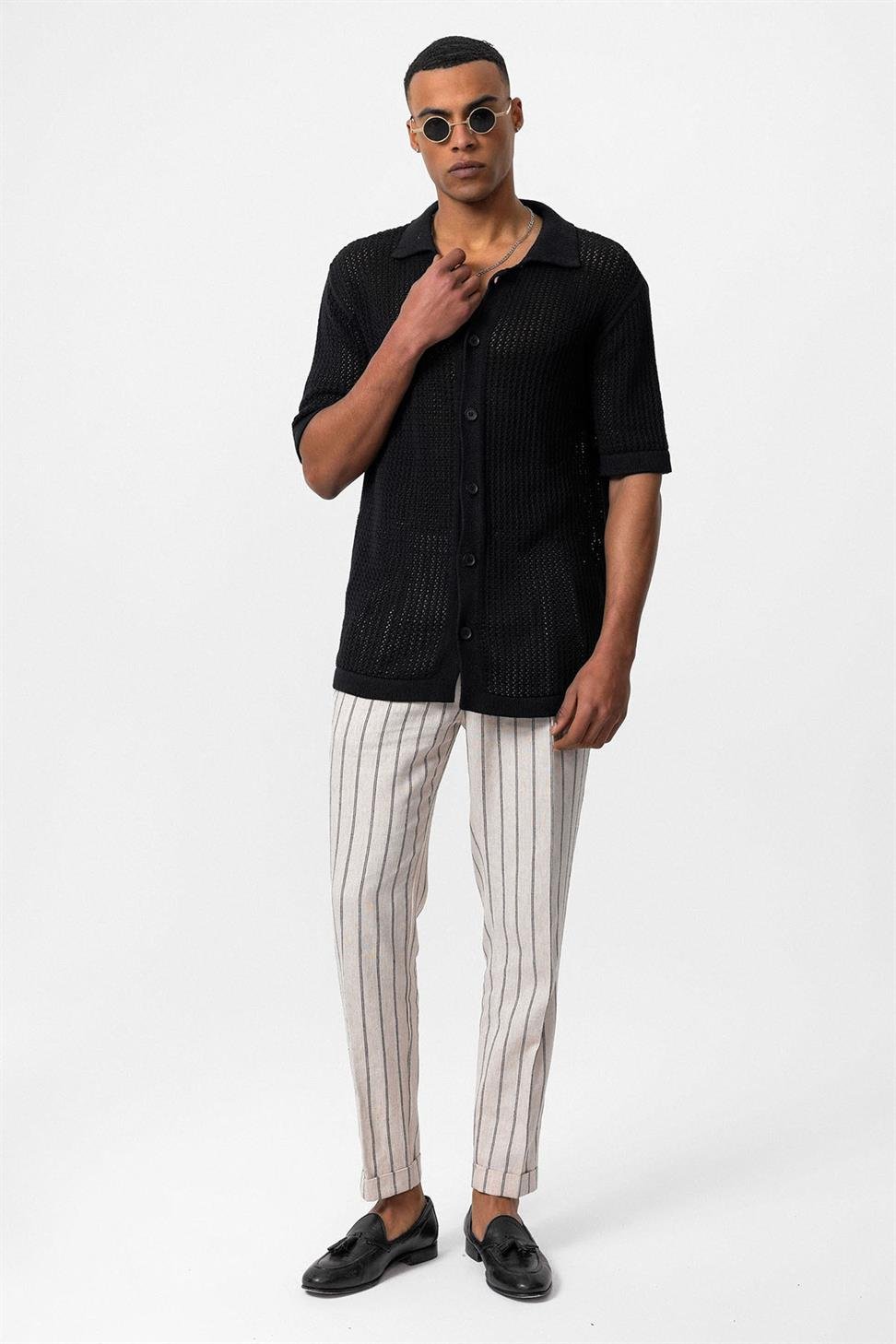 قميص رجالي مخرم بأكمام قصيرة مخرم