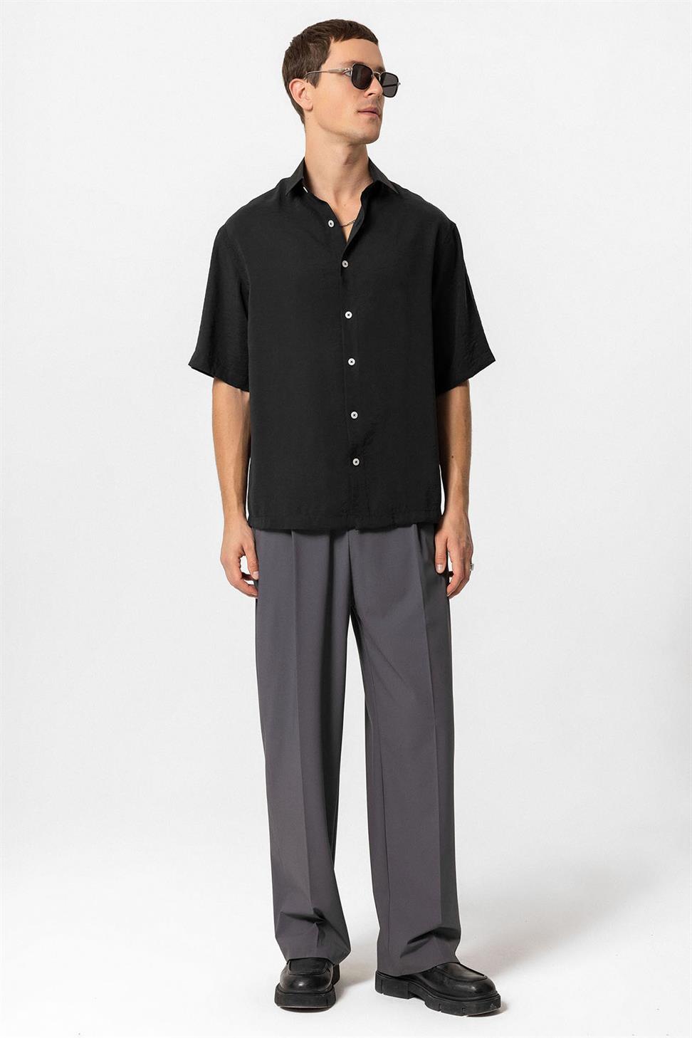 قميص رجالي بأكمام قصيرة مكشوف الأكمام