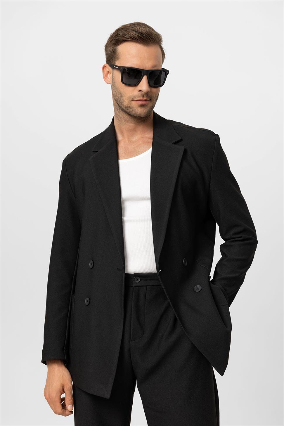 بدلة رجالية بإغلاق مزدوج الصدر بقصة مريحة للرجال