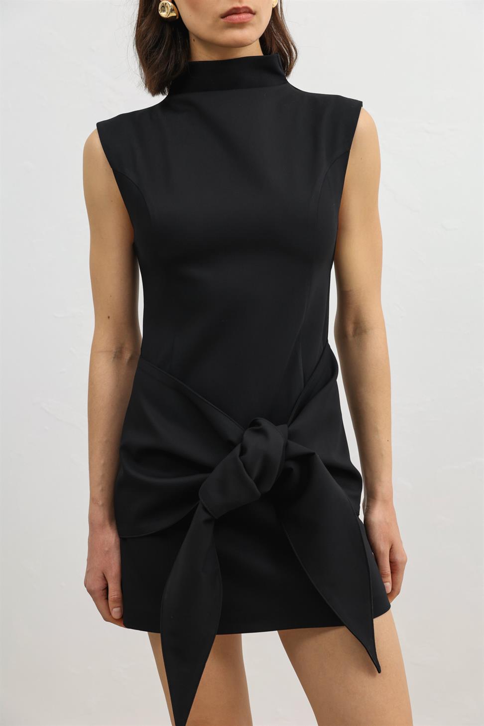 فستان قصير للنساء بياقة