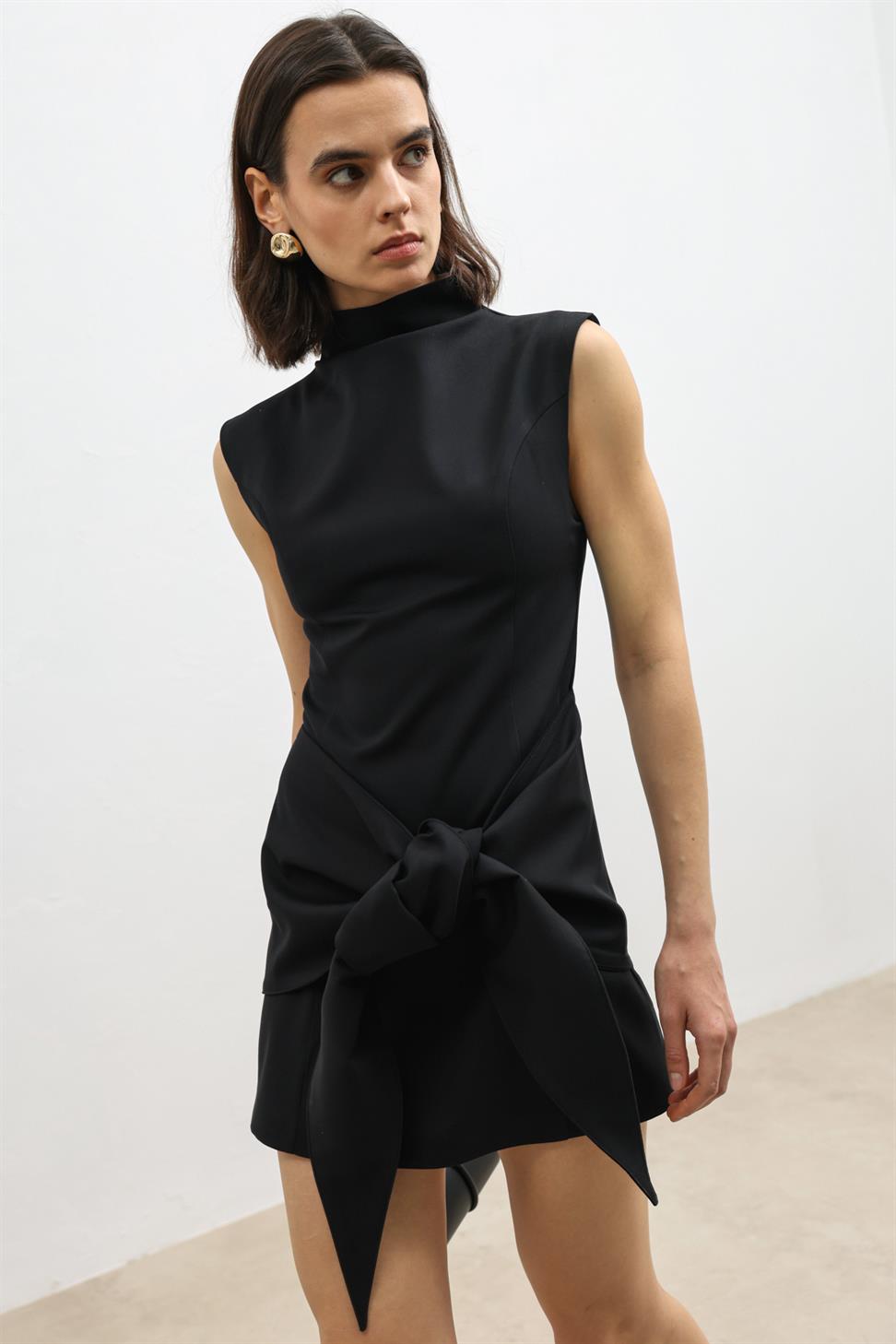 فستان قصير للنساء بياقة