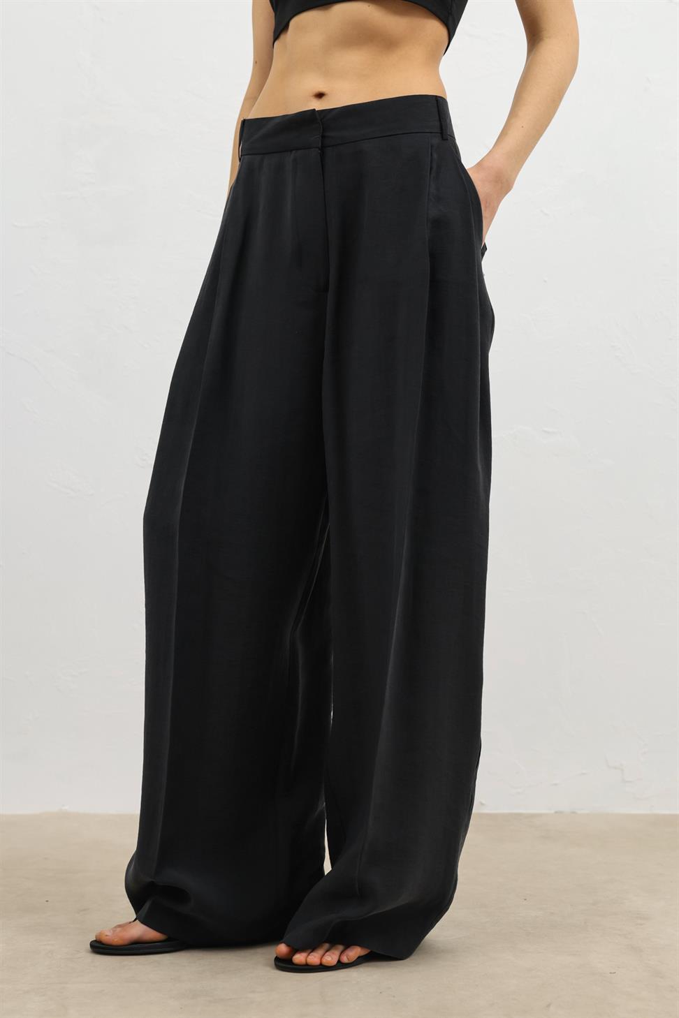 بنطال نسائي واسع الساق من مزيج الليوسيل