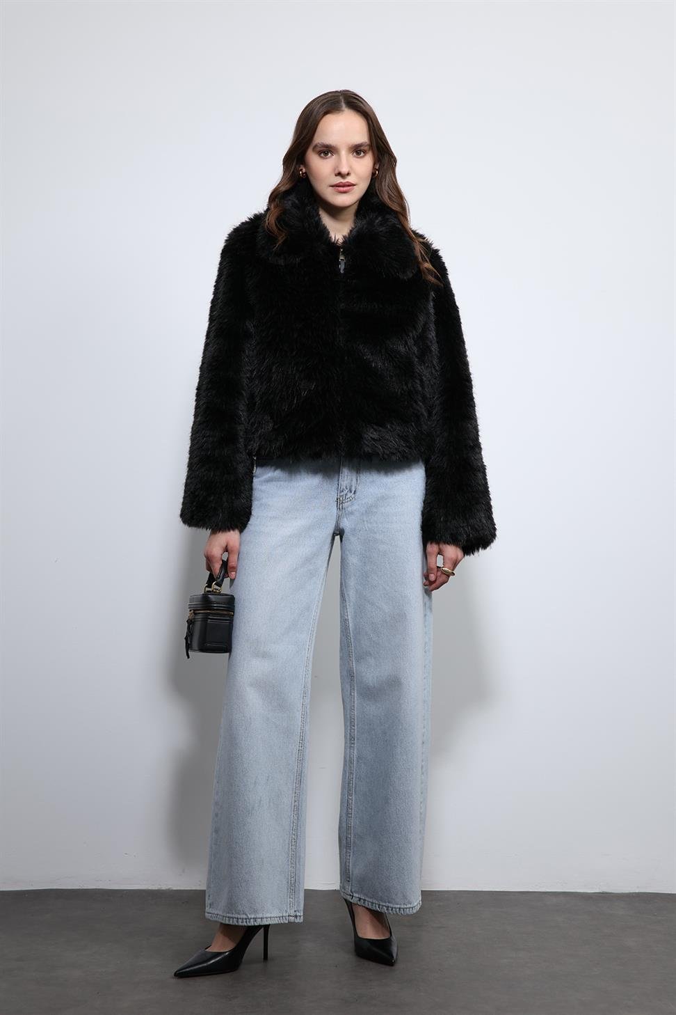 Antioch Siyah Peluş Görünümlü Mont