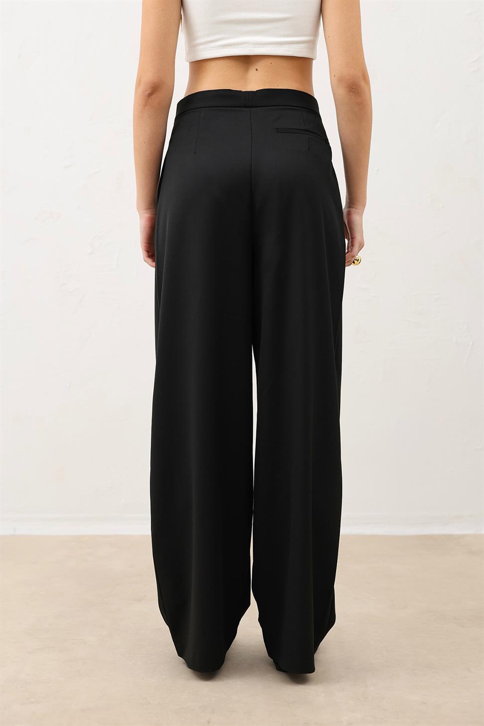 بنطلون نسائي واسع الساقين مع جيوب