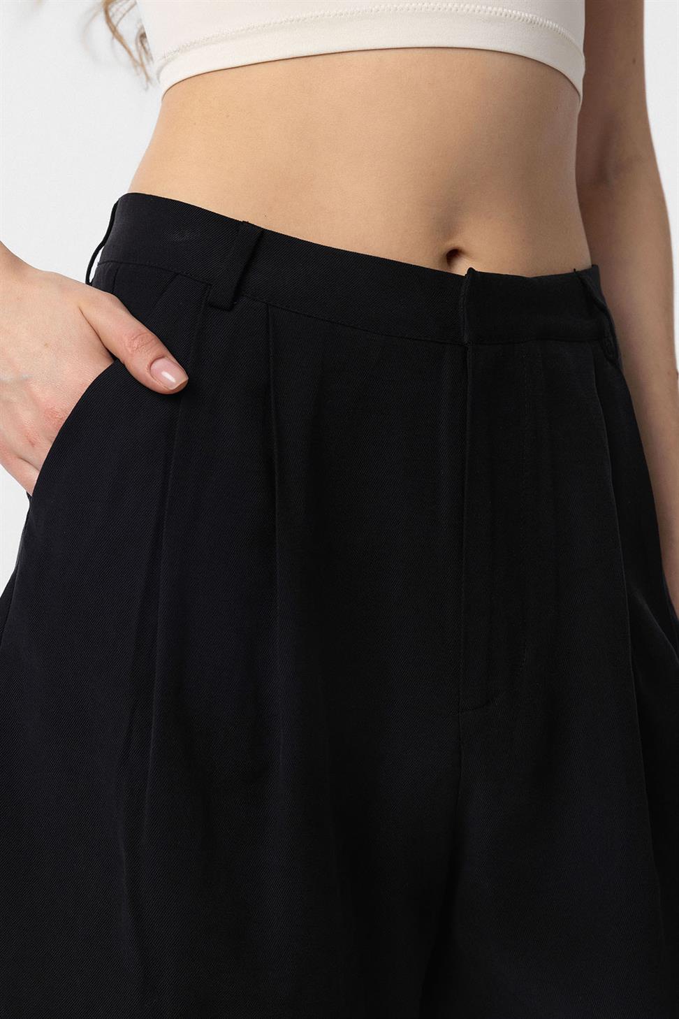 Antioch Siyah Pilili Kadın Bermuda Şort