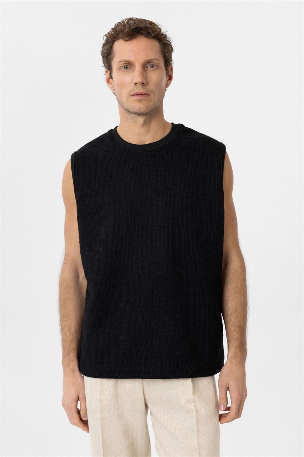 Antioch Siyah Regular Fit Dokulu Erkek Kolsuz T-Shirt