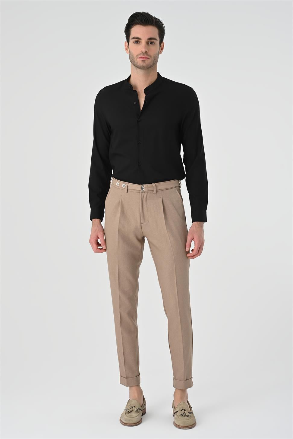 قميص رجالي ذو ياقة كلاسيكية بقصة عادية