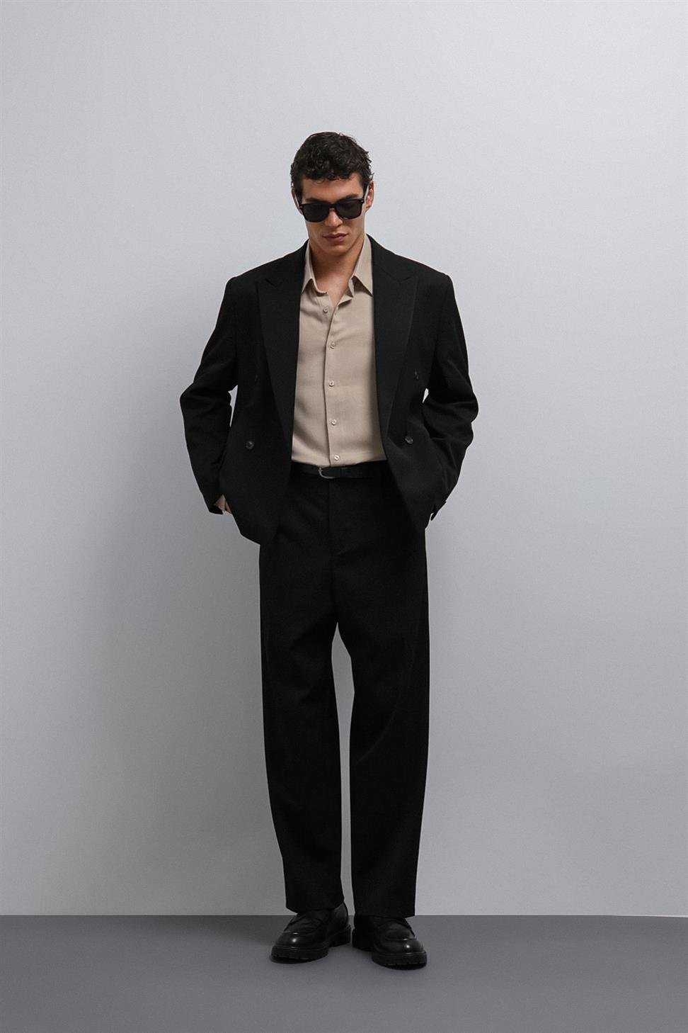 Antioch Siyah Relax Fit Pilili Erkek Pantolon