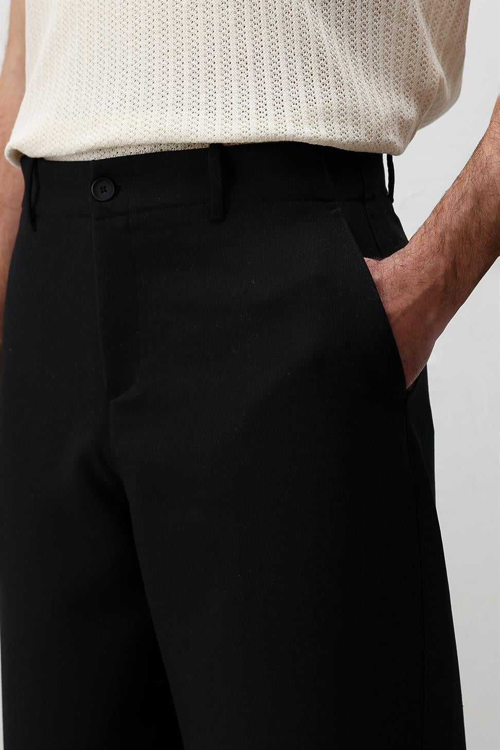 بنطلون رجالي بقصة مريحة