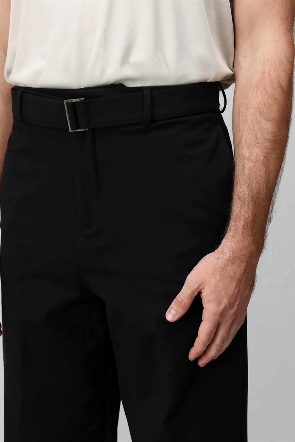 Antioch Siyah Relaxed Fit Kemerli Erkek Pantolon