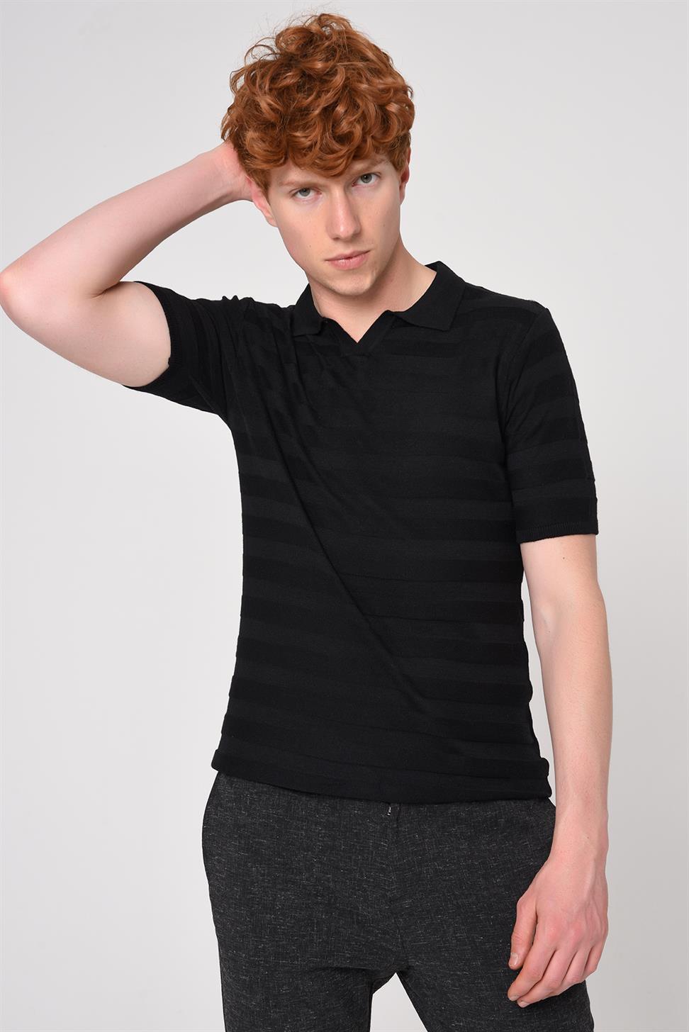 تي شيرت تريكو منقوش بياقة بولو مخططة