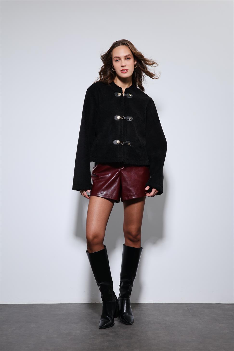 Antioch Siyah Süslü Düğmeli Suni Kürk Ceket