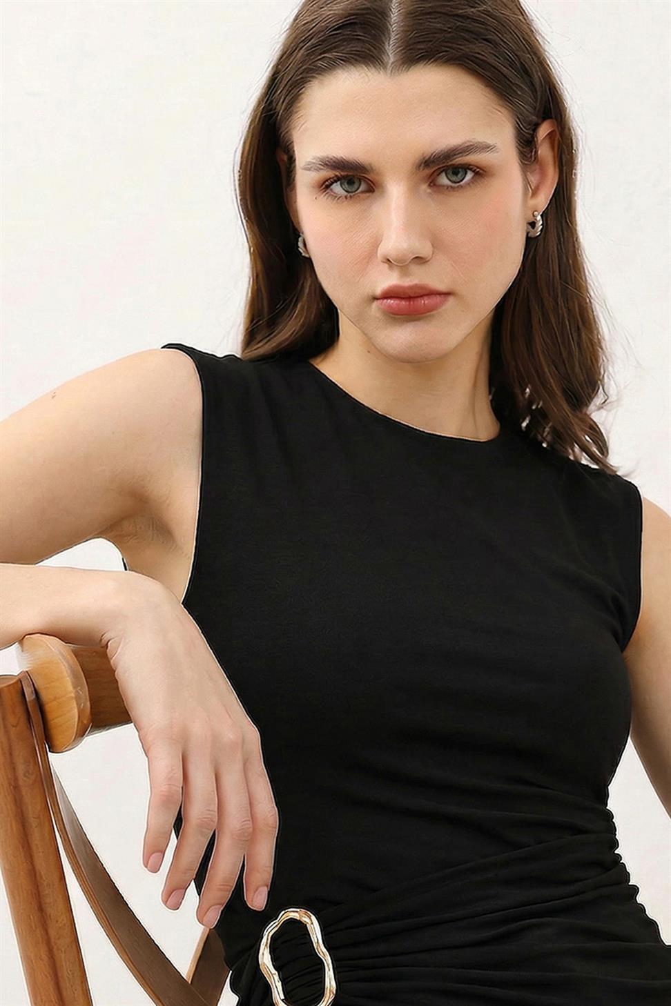 Womens Set with Buckle Detail
