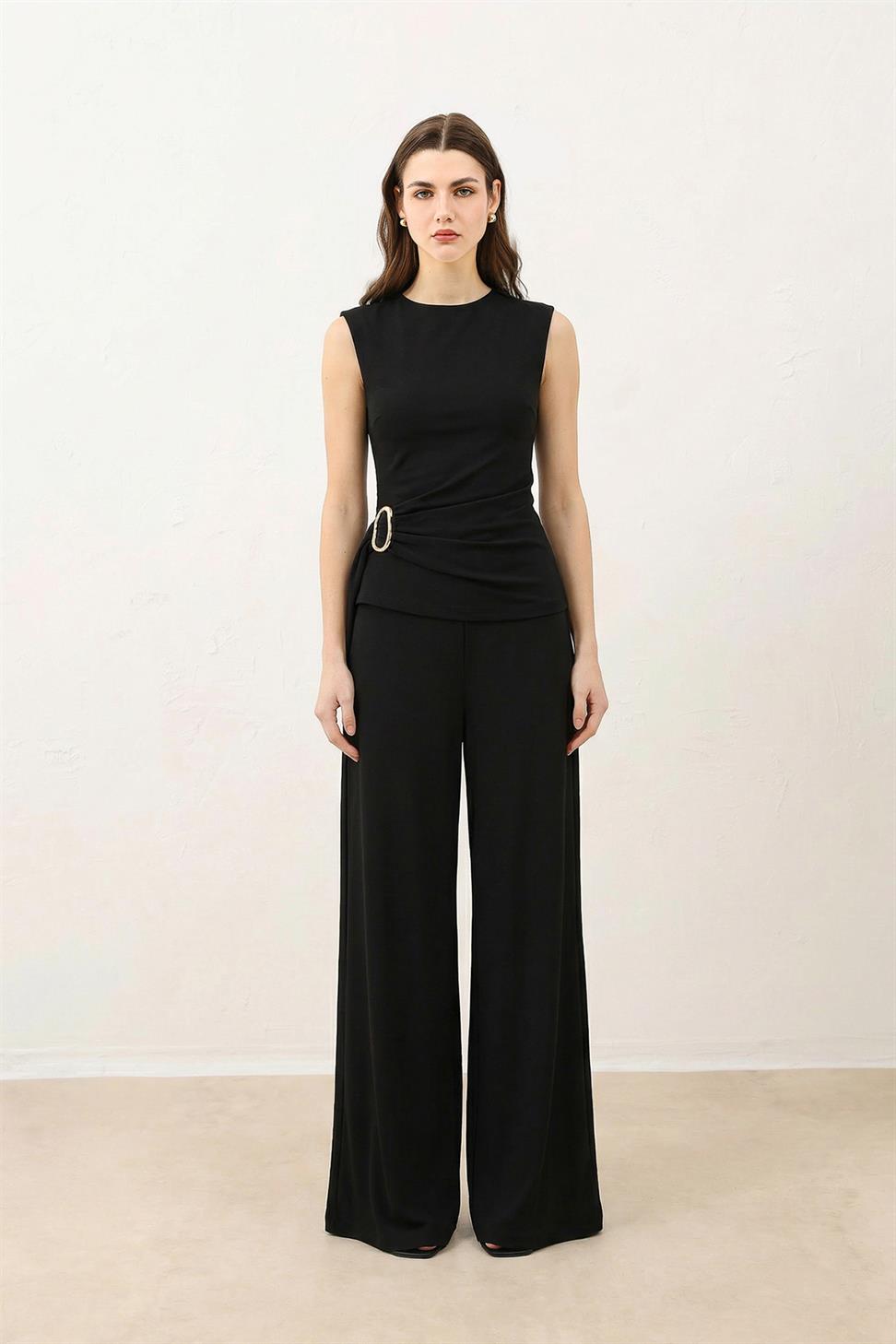 Womens Set with Buckle Detail